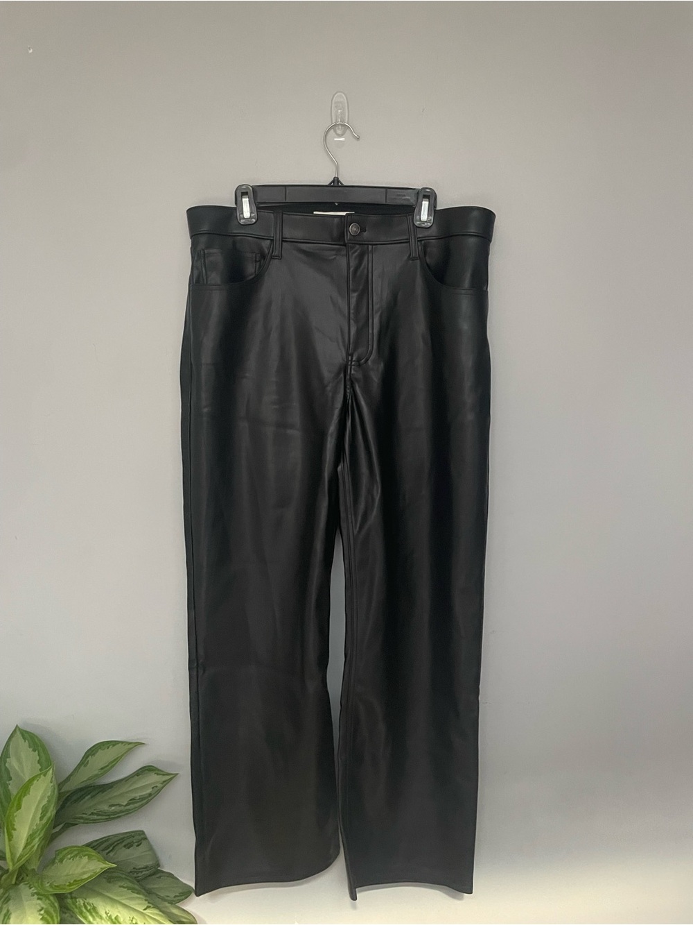 Abercrombie & Fitch Black Faux Leather 90’s High Rise Pants